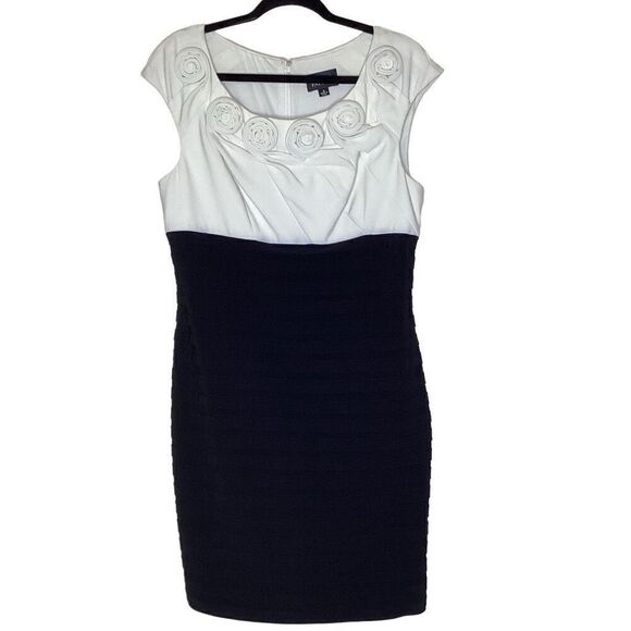Adrianna Papell Knit Black and White Evening/Cocktail/Party Dress Size 12 - Picture 1 of 12